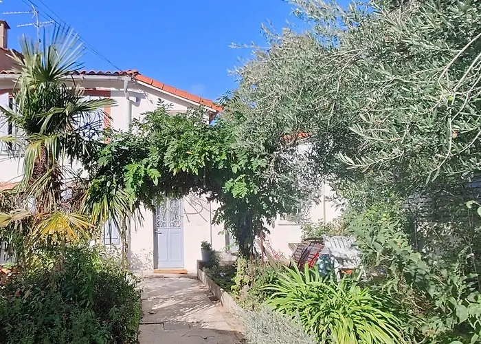 Avec Jardin A 10 Mn A Pied Du Centre *